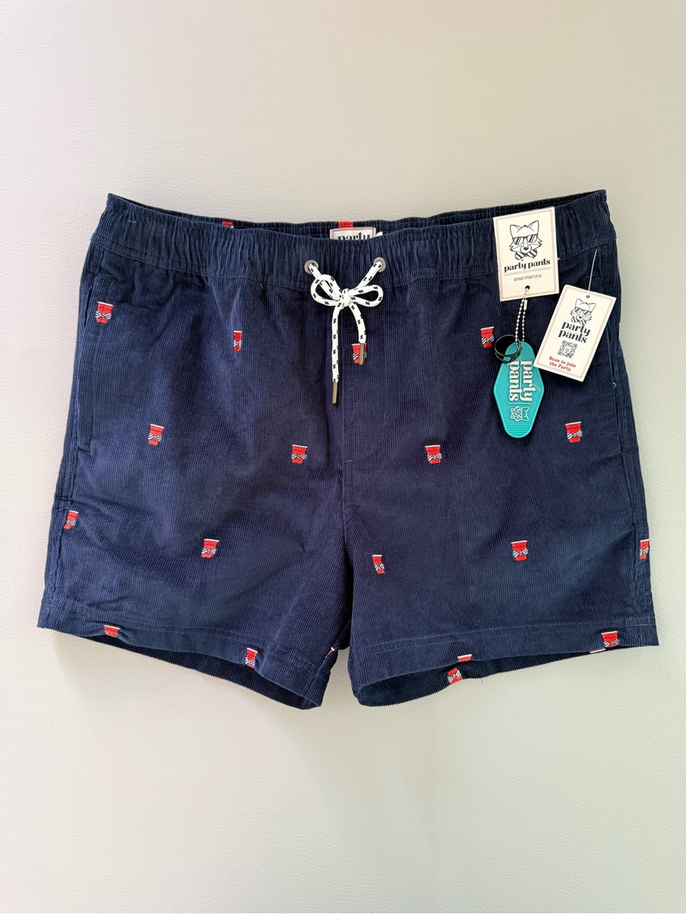 Party Pants Men’s Corduroy Shorts Navy Blue & Red Solo Cups Bow Tie - New w Tags